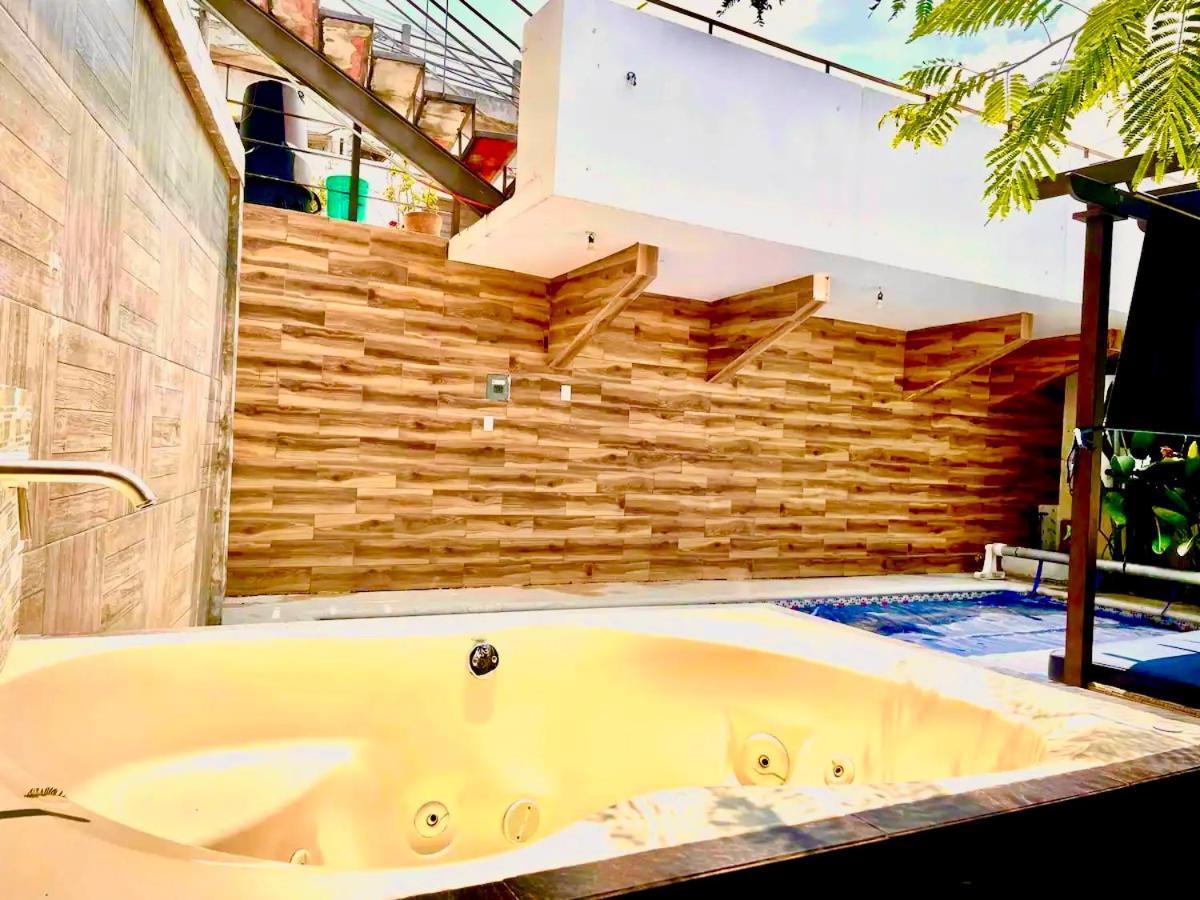 Loft Arte Y Diseno, Terraza, Asador, 3 Pantallas "Cuernavaca Somos El Unico Airbn Que Te Ofrece 2 Exclusivos Jacuzzis Profesionales Con Agua Caliente Y Sistema De Hidromasaje, Tipo Spa" Fraccionamiento Vigilancia 24 Horas Apartment Ngoại thất bức ảnh