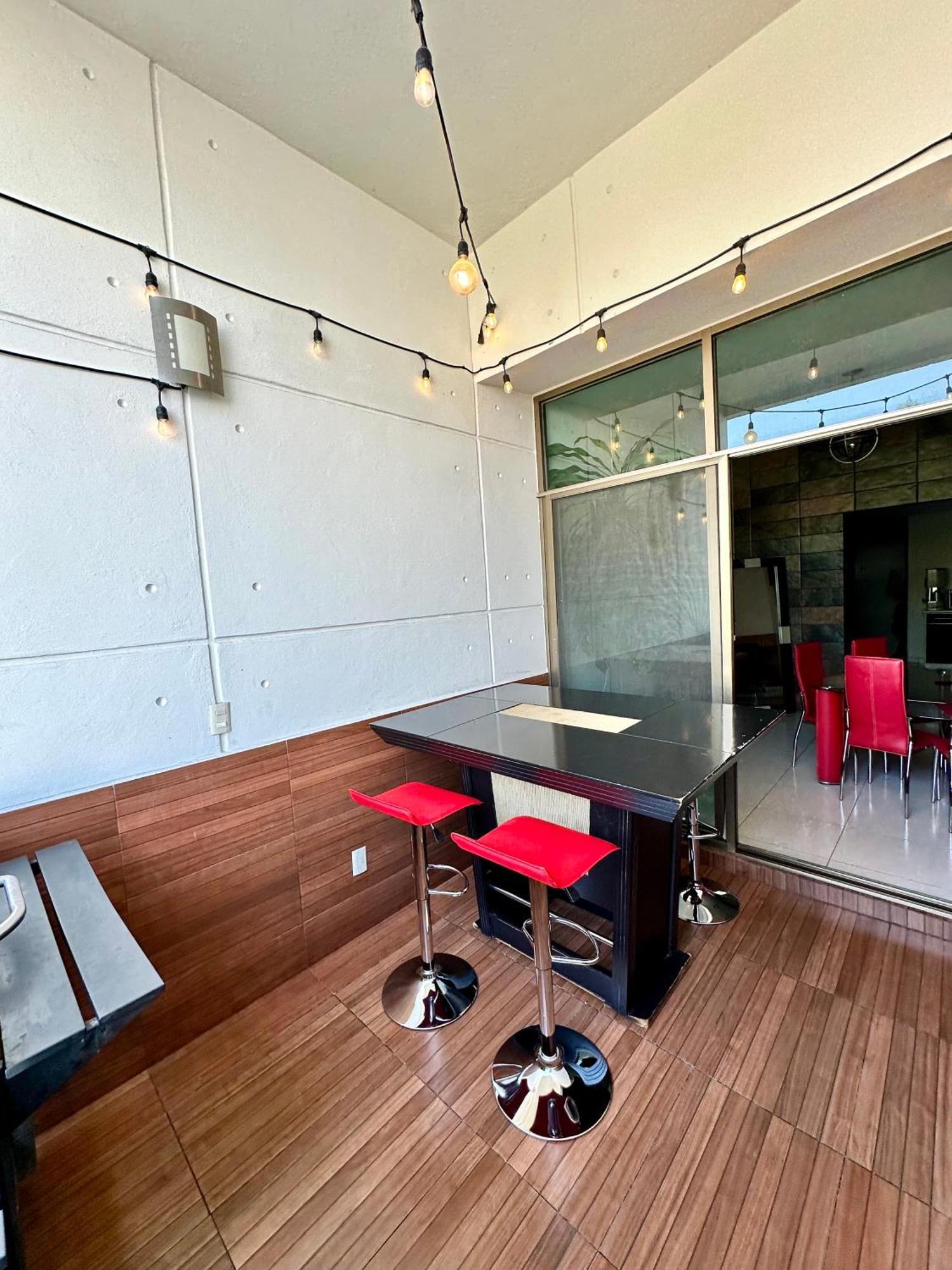 Loft Arte Y Diseno, Terraza, Asador, 3 Pantallas "Cuernavaca Somos El Unico Airbn Que Te Ofrece 2 Exclusivos Jacuzzis Profesionales Con Agua Caliente Y Sistema De Hidromasaje, Tipo Spa" Fraccionamiento Vigilancia 24 Horas Apartment Ngoại thất bức ảnh